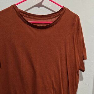 Almost New (XL) Women’s T-Shirt – Soft, Casual & Easy to Style